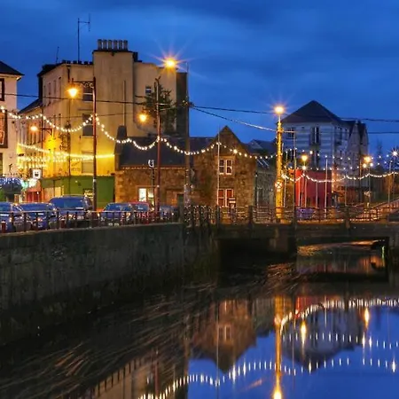 Sea And Self Contained アパート